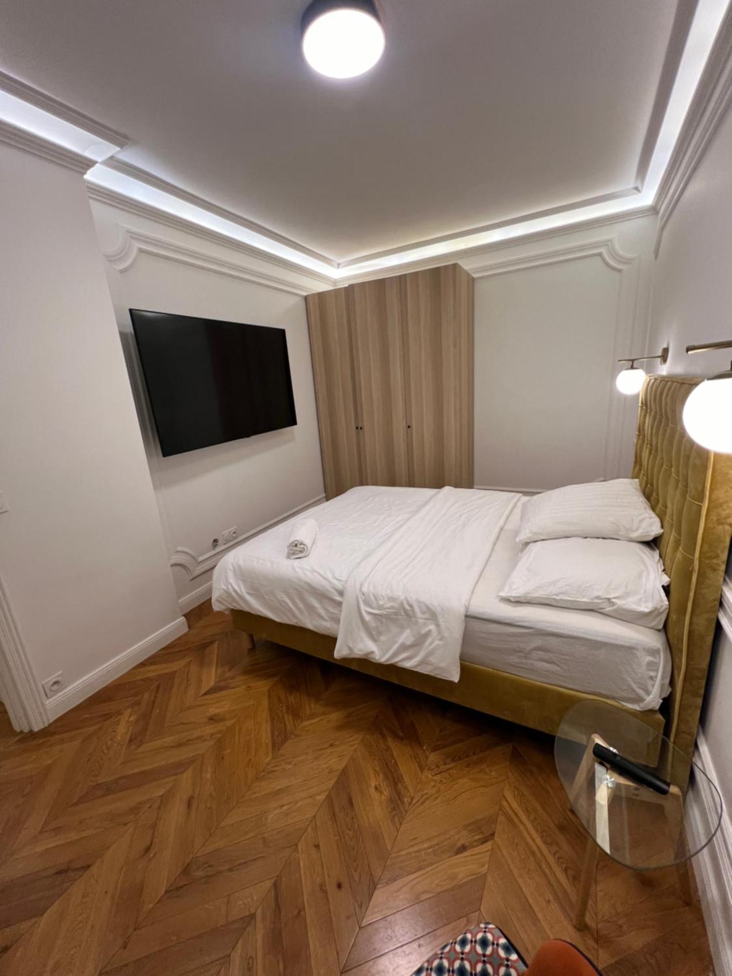 Private Apartments - Champs-Elysees ปารีส ภายนอก รูปภาพ