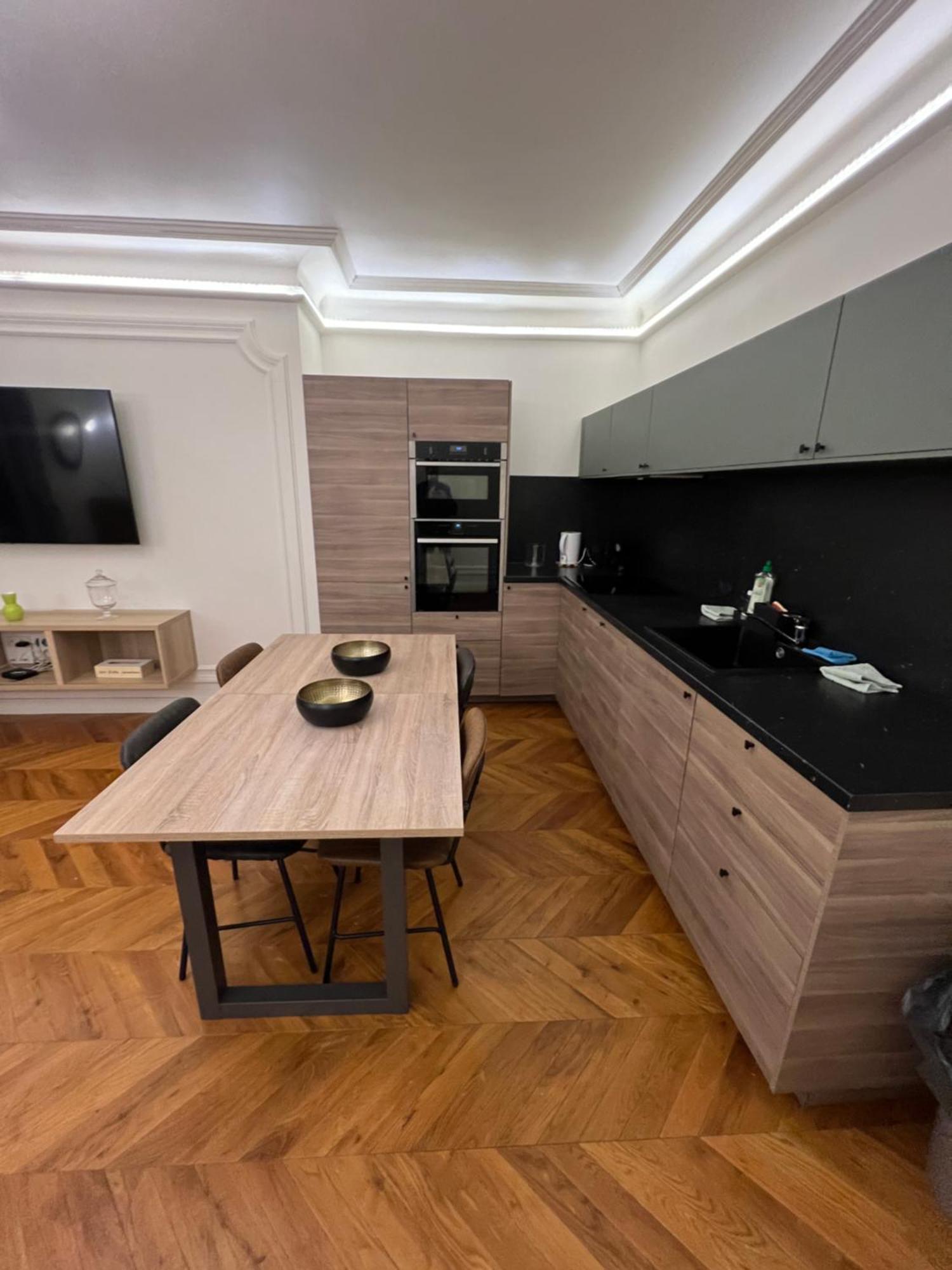 Private Apartments - Champs-Elysees ปารีส ภายนอก รูปภาพ
